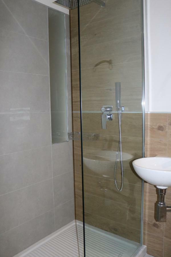 Camera Singola con Bagno Privato